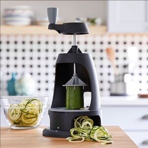 🥒 New Pampered Chef Veggie Spiralizer – 3 Blades